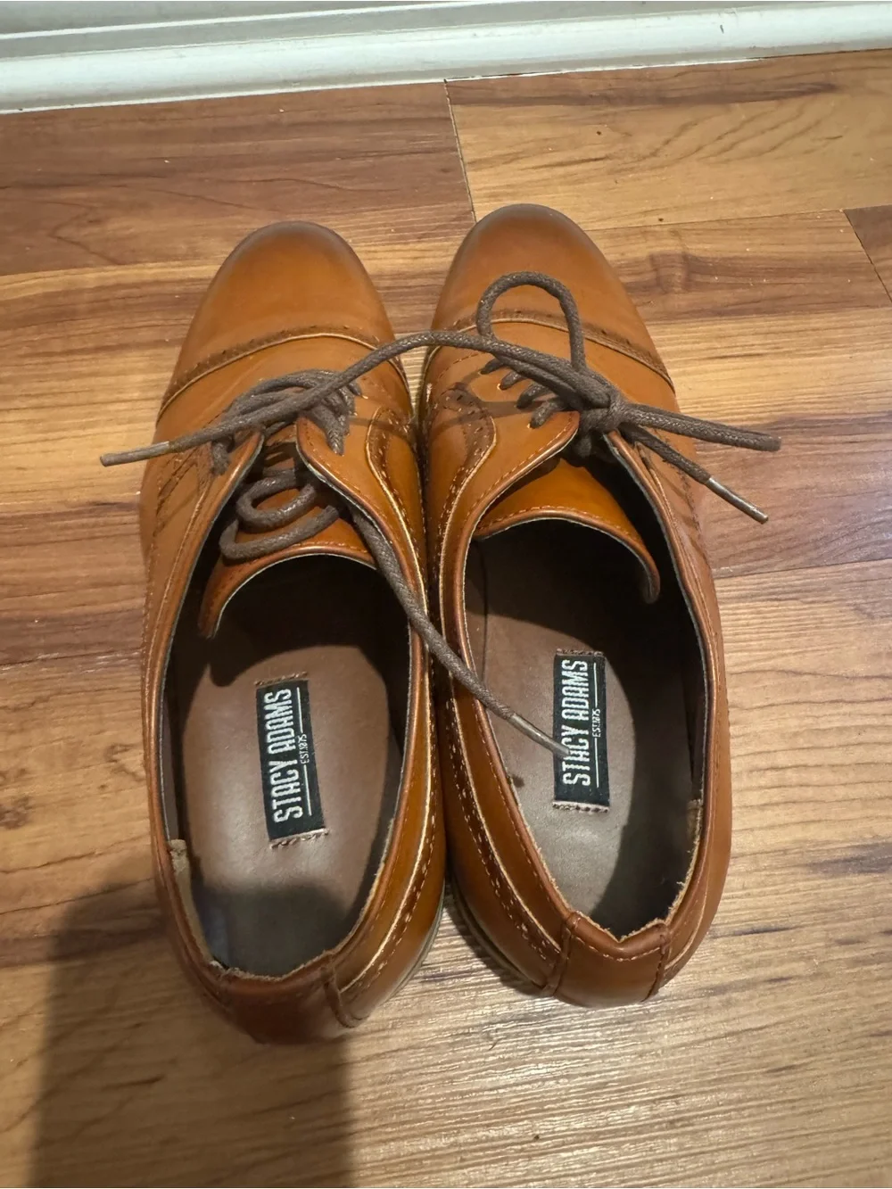 Size 6 Men's Classic Tan Leather Cap-Toe Dress Shoes